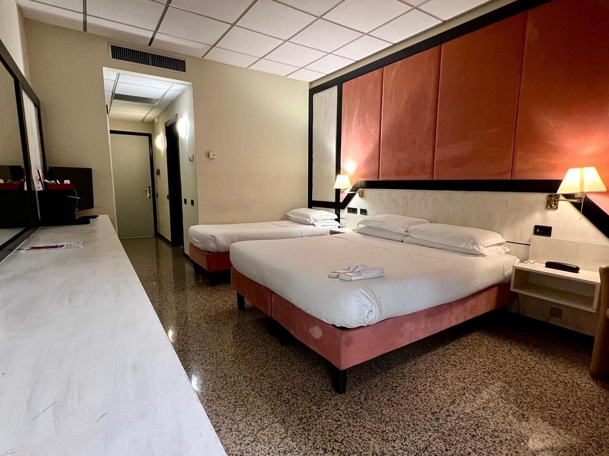 Hotel Diamante Corbetta Exteriör bild